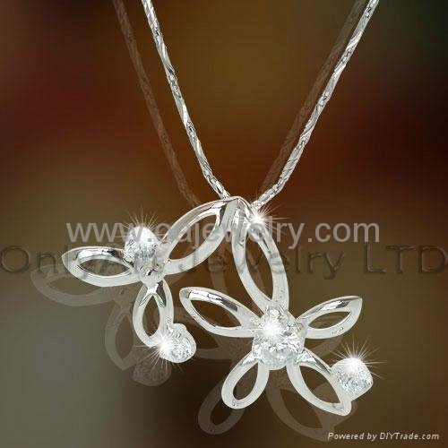 stylish NEW four clover silver 925 pendant jewellery for lady  4
