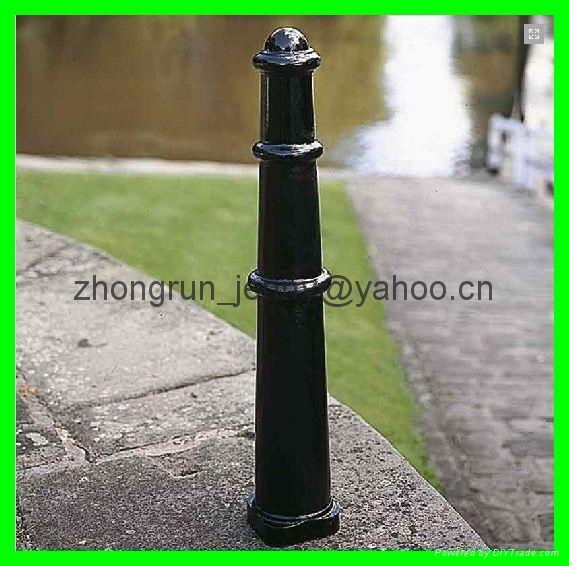 grey cast iron bollard 4