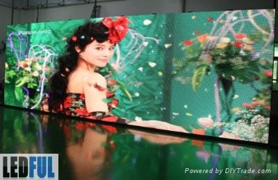 P7.62mm Indoor Full Color LED Display of Best Viewing Distance 6m 1