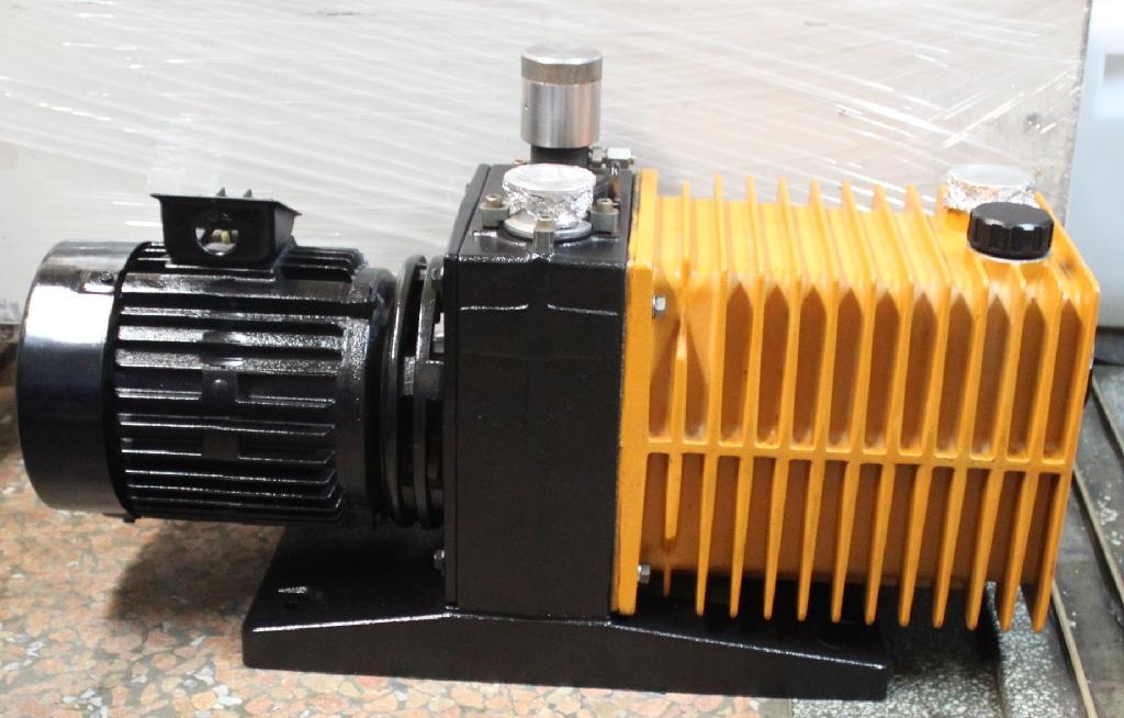 ROTARY VACUUM PUMP 2033 ALCAEL (Taiwan Trading Company) Other