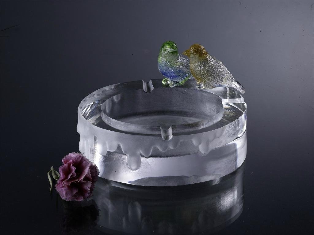 Crystal ash tray with birds