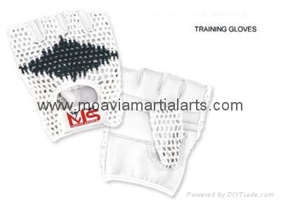 WEIGHT LIFTING GLOVES 4