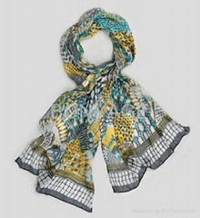 Ladies fashion scarf