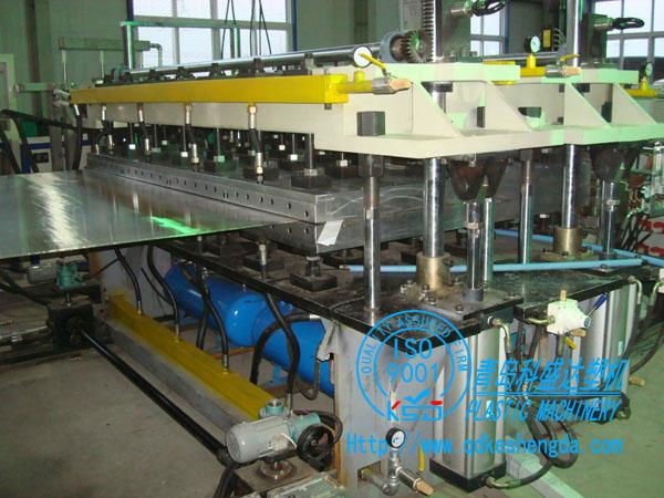  PP、PC Hollowness Grid Board Production Line/Sun Grid Board Exxtrusion Line 4