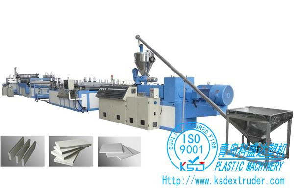 PVC wood plastic skinning foam board production line/WPC foam board production 5