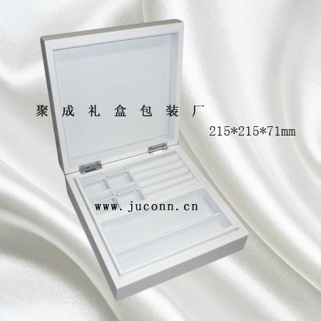 Suite wooden jewelry box