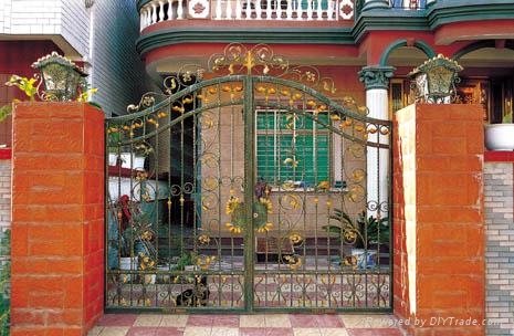 customzied wrought iron gate with high quality and pretty  competitive price 3