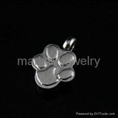 Pet ashes memorial jewelry