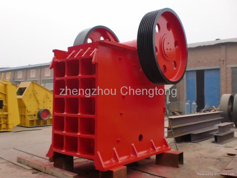 Jaw crusher PE 900x1200 4