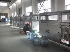 Automatic drink water bottling machine