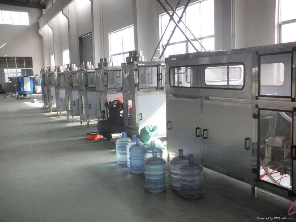 Automatic mineral water filling machine 5