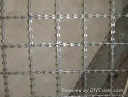 razor barbed iron mesh 