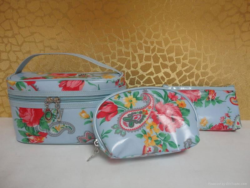 Cosmetic bag 