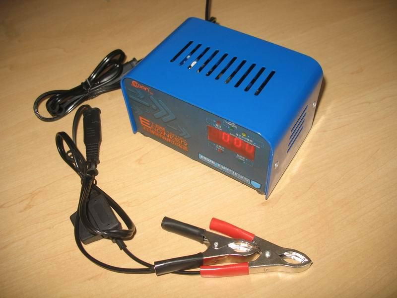 Ultipower digital display skateboard 12V 25A battery charger 4