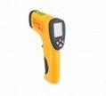 Compact IR thermometer