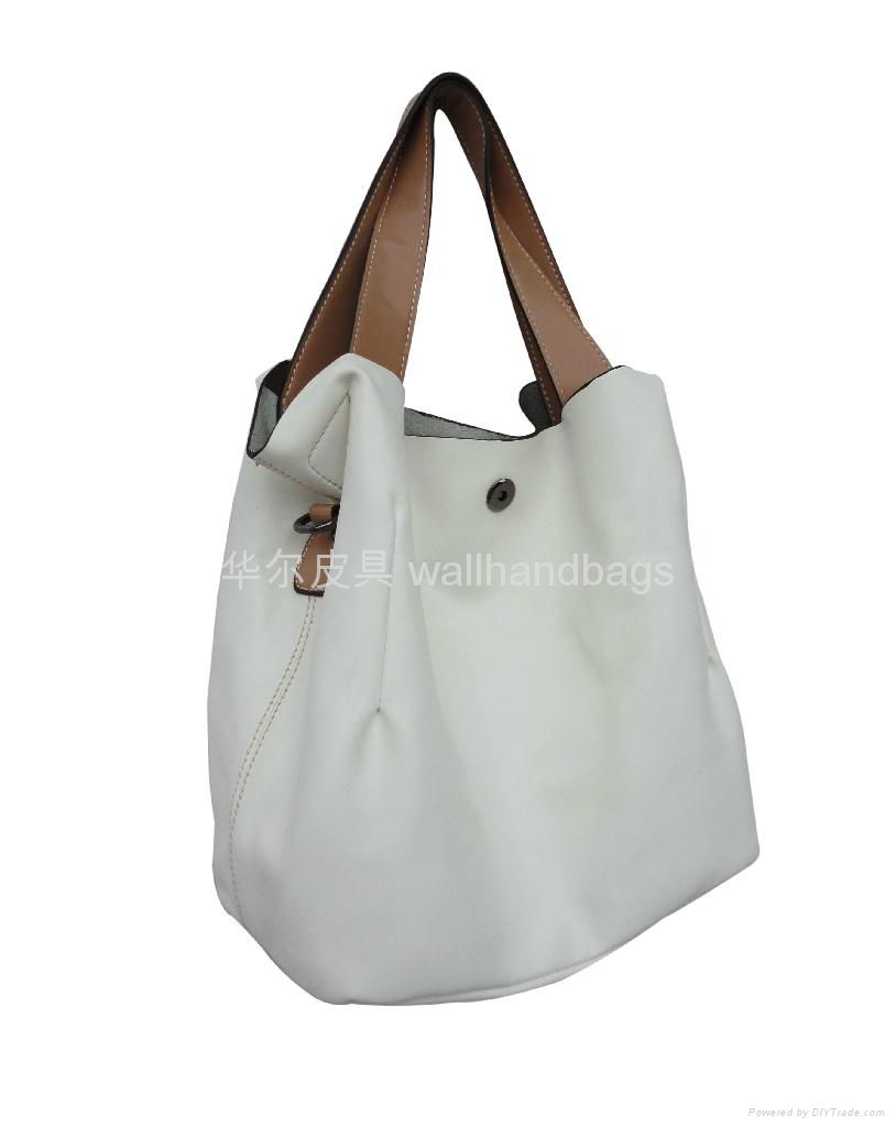 White leisure fashion Handbag with brown handle  2