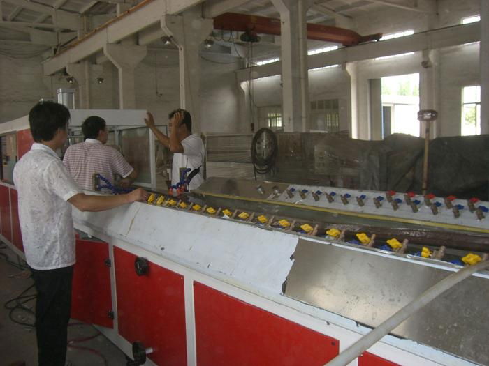 PE wood plastic products making machine