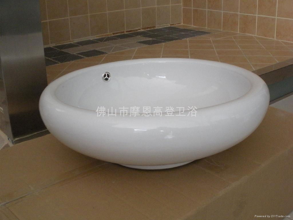 Ceramic basin