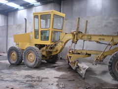 Used Komatsu GD511A motor grader