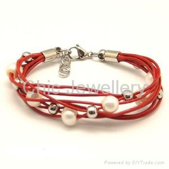 2013 Attractive Noblest Style Leather Bracelet With Fresh Water Pearl 2