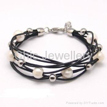 2013 Attractive Noblest Style Leather Bracelet With Fresh Water Pearl 4