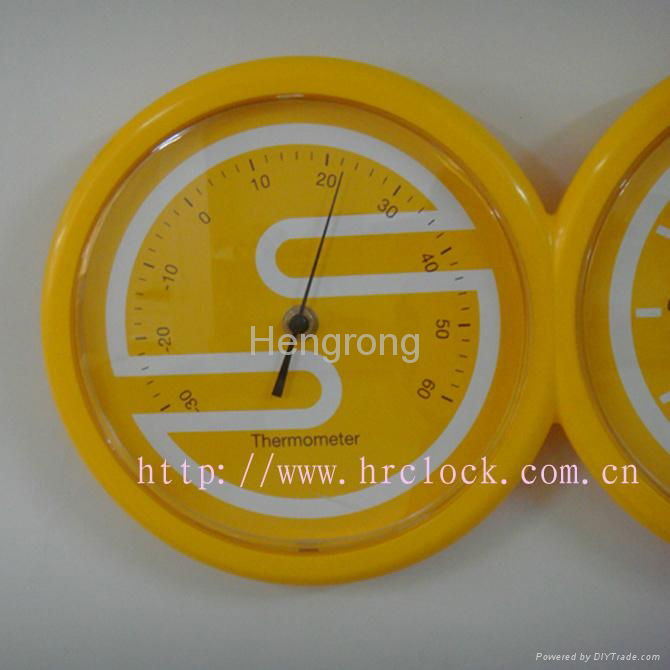 Plastic Wall Clock with Thermometer and Hygrometer 2