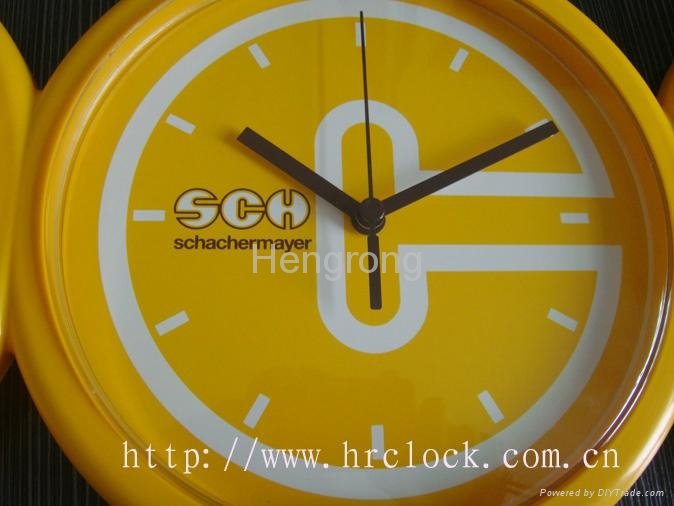 Plastic Wall Clock with Thermometer and Hygrometer 3