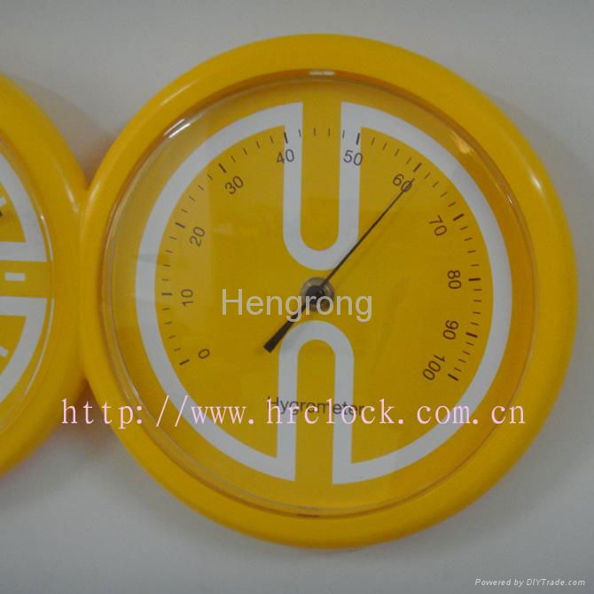 Plastic Wall Clock with Thermometer and Hygrometer 4