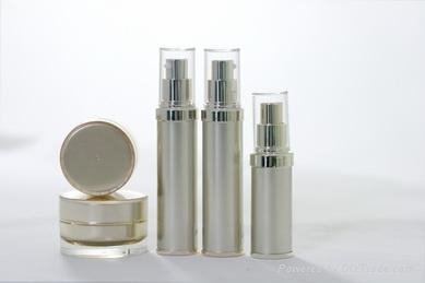 hyaluronic acid WSK moisturizing cream / skin care product 3