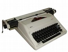 18 inch Manual typewriter- Spanish