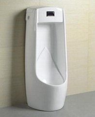 Floor type urinal with sensor