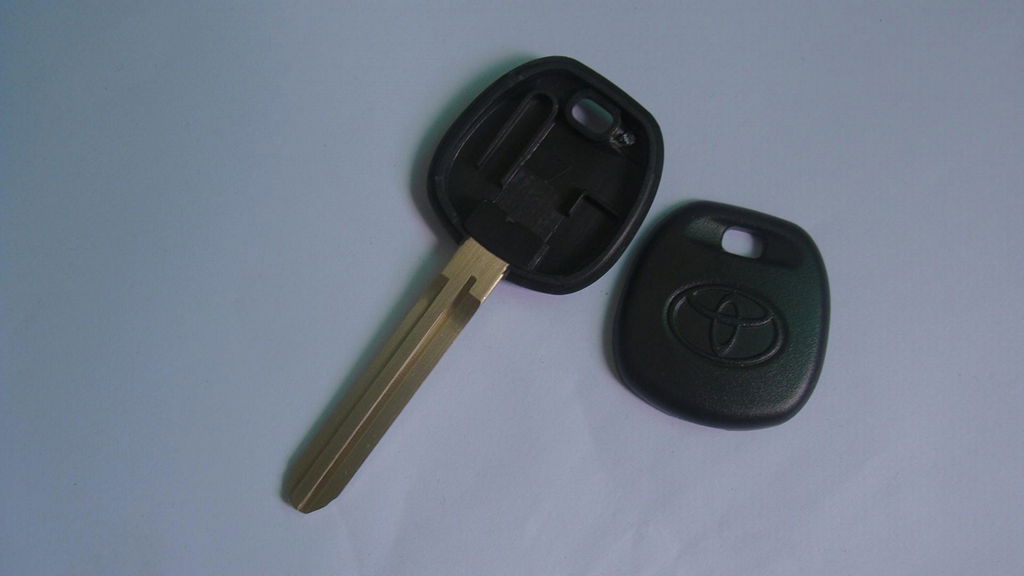 New style Toyota key shell   TOY43  Position for TPX1 TPX2 and carbon chip