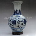 纏枝陶瓷花瓶 1