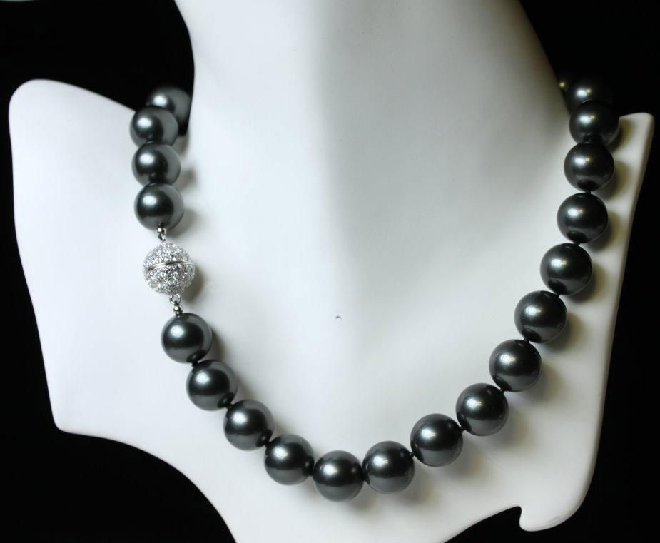 Classic Majestic Shell Pearl Necklace 3