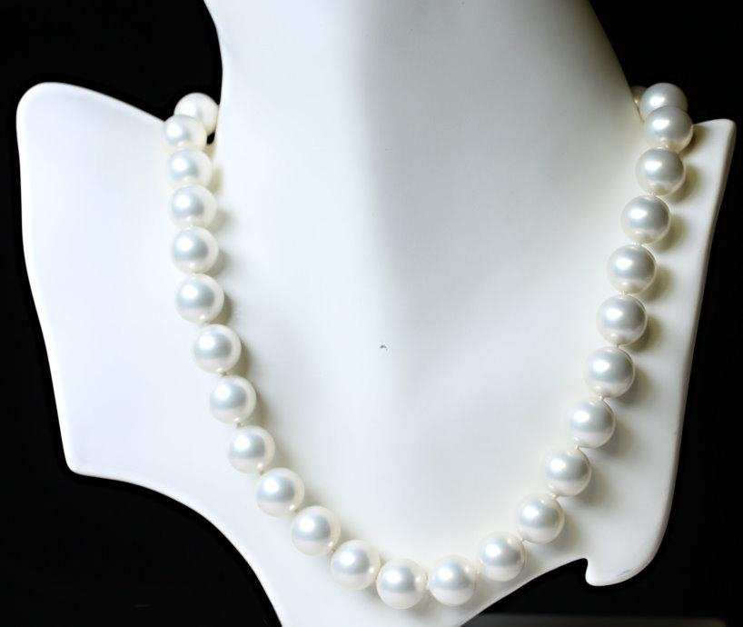Classic Majestic Shell Pearl Necklace 5