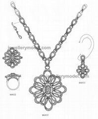 International model of necklace jewellry