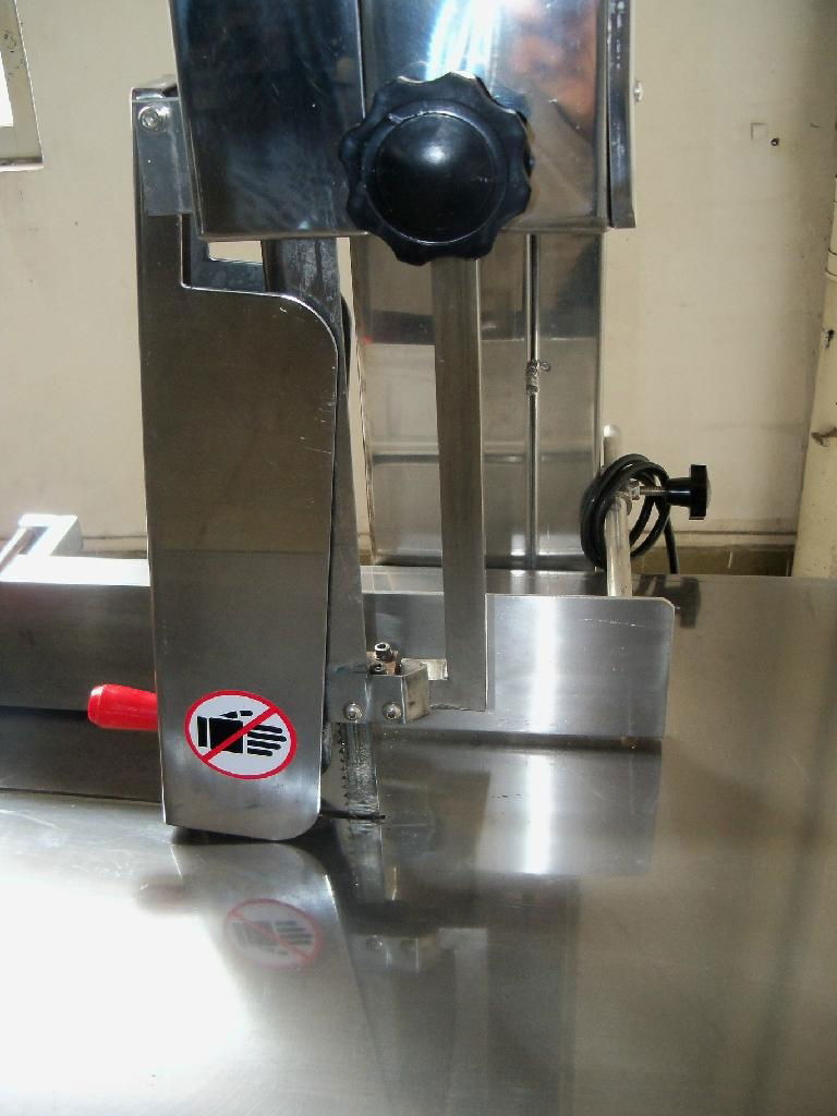 Bone Cutting Saw 2