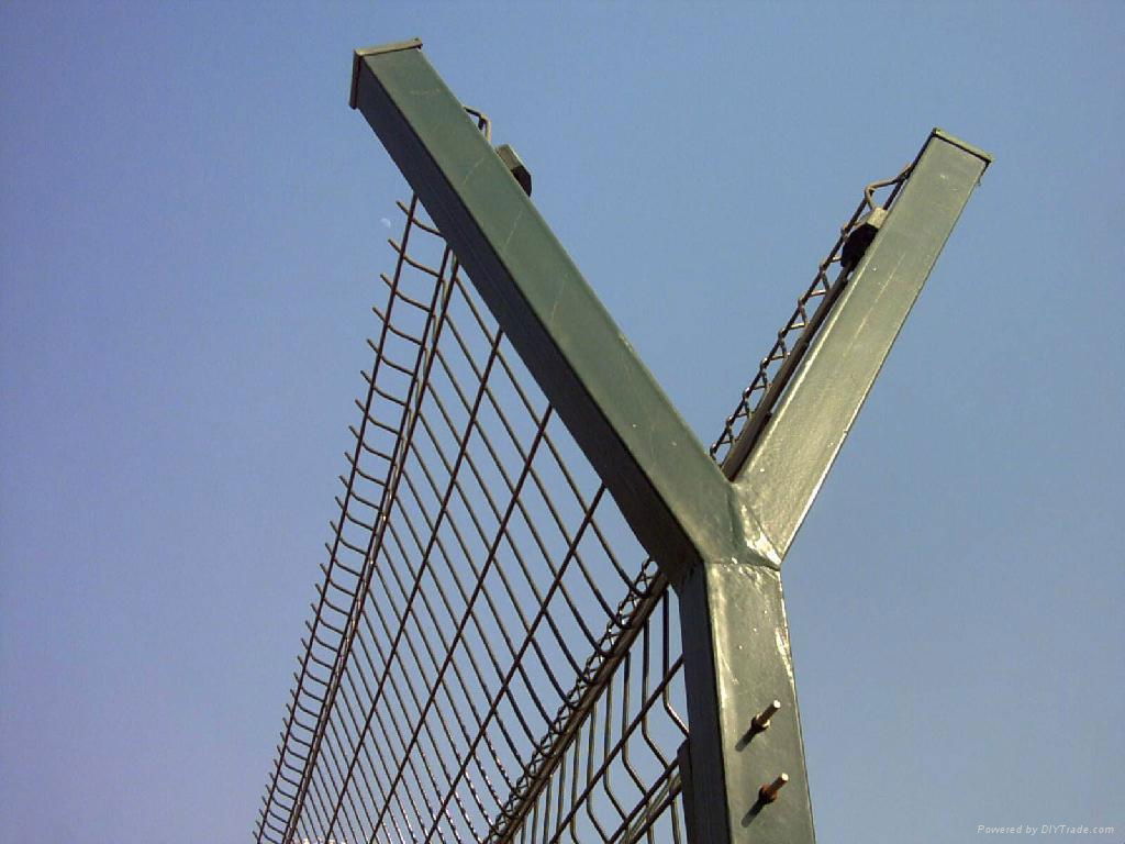 airport fence 2