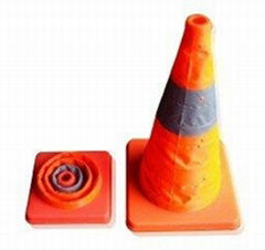 Retractable elastic traffic cone