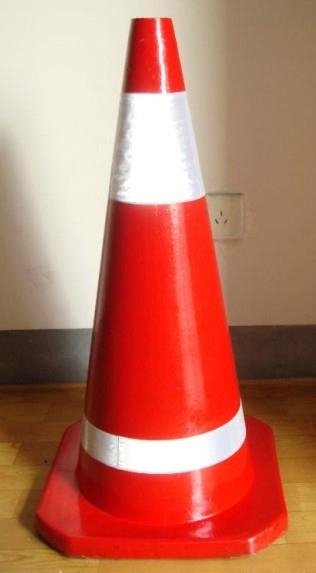 700mm or 750mm rubber traffic cone