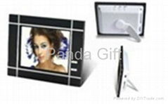 Digital photo frames