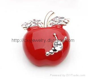 Alloy apple brooch