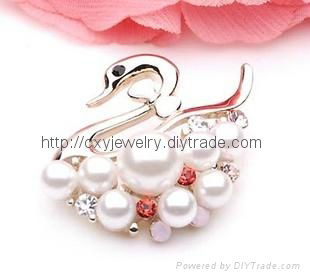 Alloy apple brooch 3