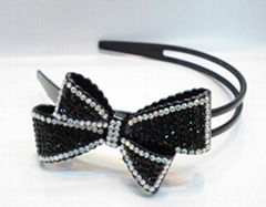 plastic hair band with cute rhinestone