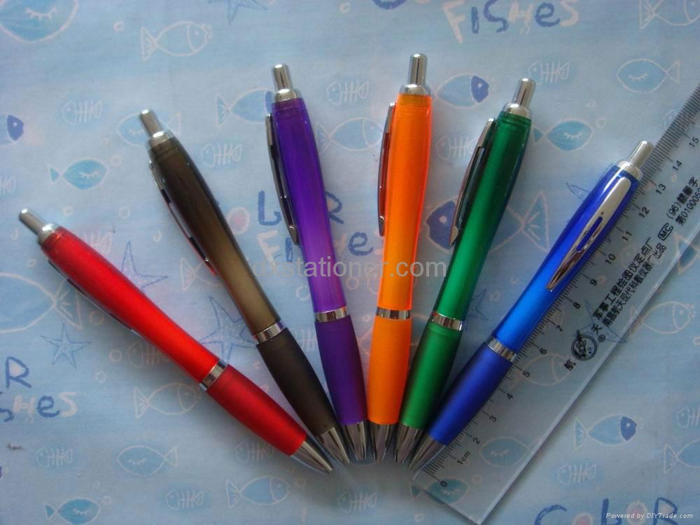 Plastic ball pens 3