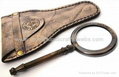Antique magniying glass with leather case
