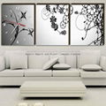 Living Room Decor Picture With Wall Clock 4