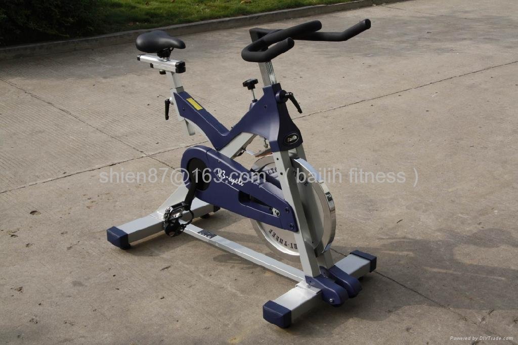 商用健身器材-動感單車 V3 