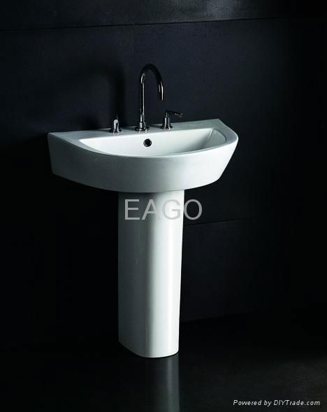 cerami washbasin with pedestal 2