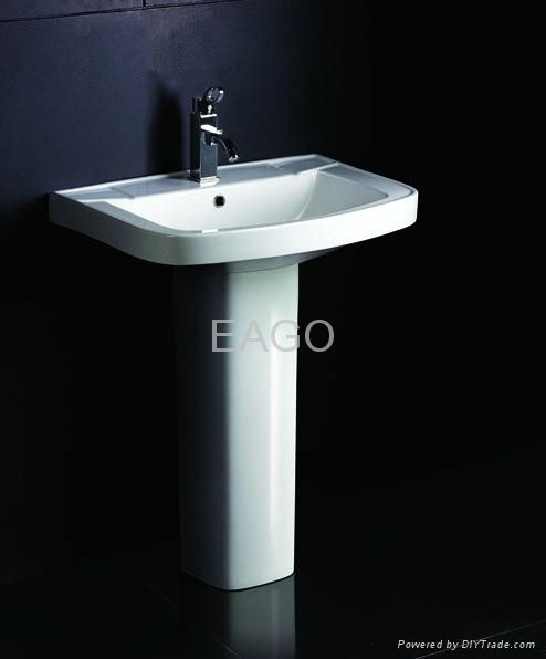 cerami washbasin with pedestal 3